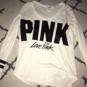 vs pink tshirt